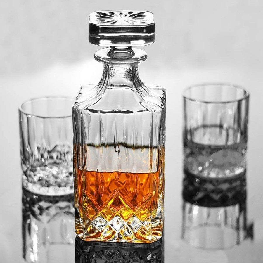 Premium Crystal Whiskey Decanter – Elegant Hand-Blown Glass Bottle for Home, Bar & Gifting
