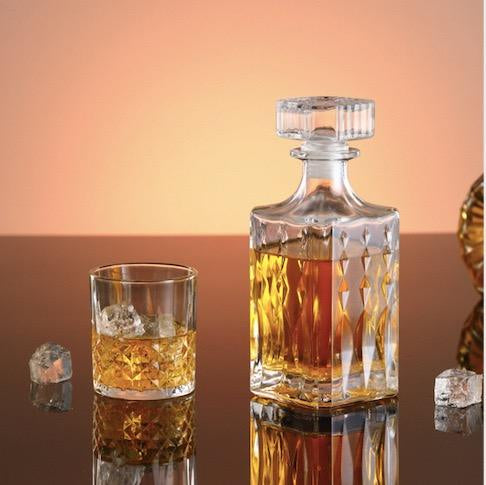Premium Crystal Whiskey Decanter – Elegant Hand-Blown Glass Bottle for Home, Bar & Gifting