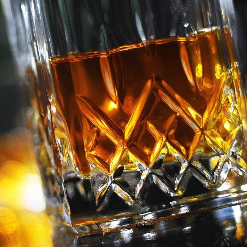 Premium Crystal Whiskey Decanter – Elegant Hand-Blown Glass Bottle for Home, Bar & Gifting