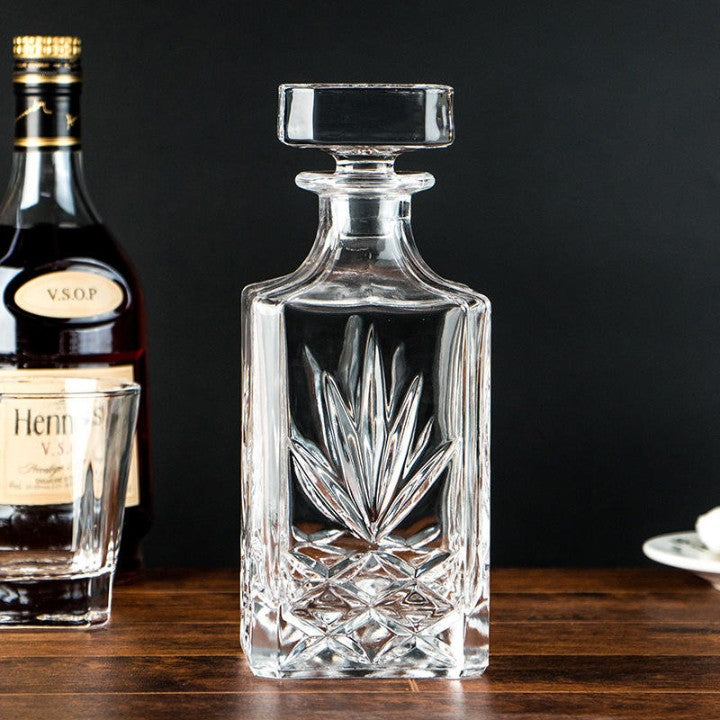 Premium Crystal Whiskey Decanter – Elegant Hand-Blown Glass Bottle for Home, Bar & Gifting