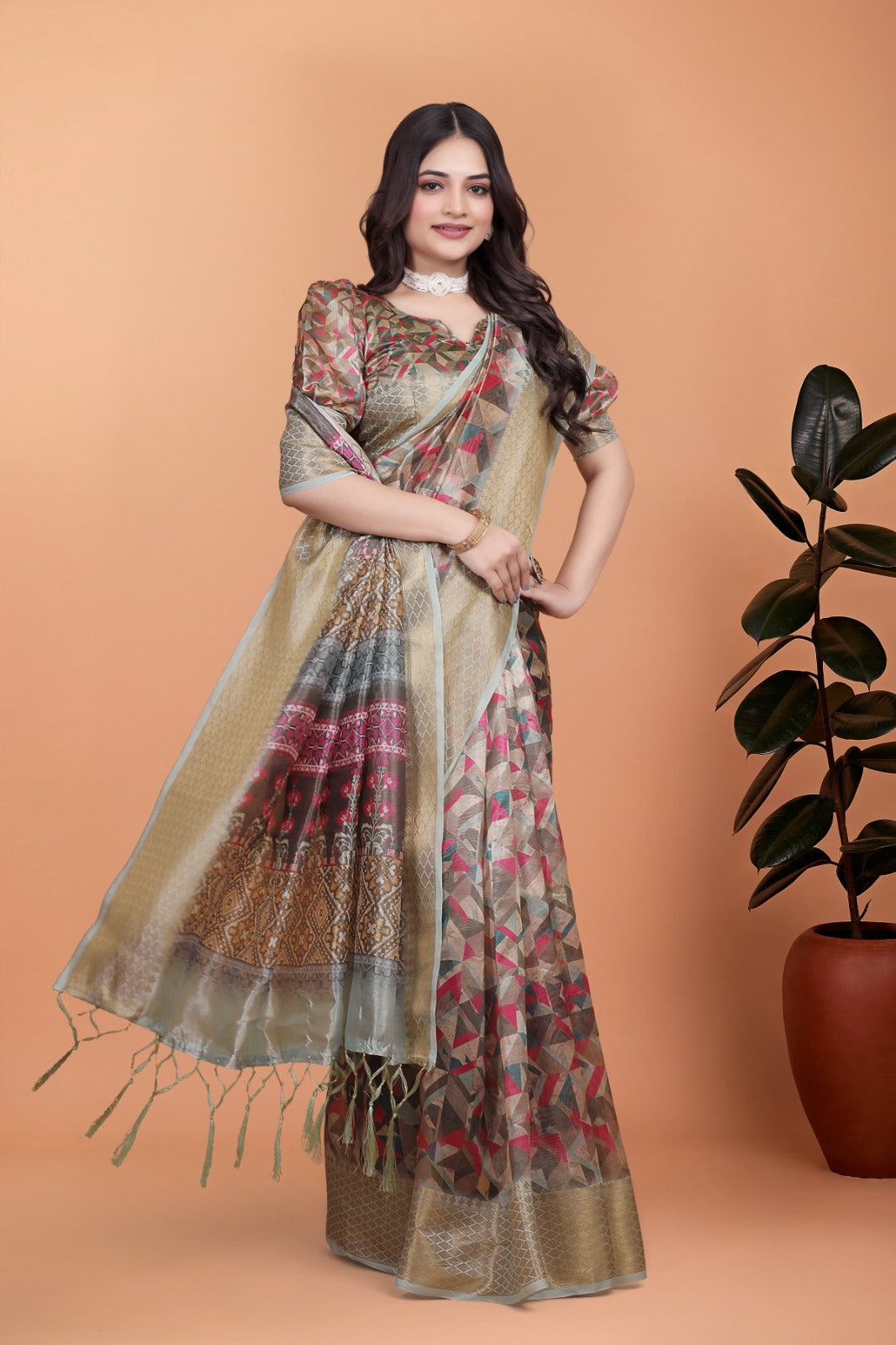 Golden Beige Soft Silk Saree with Geometric Weave & Pink Ornamental Pallu