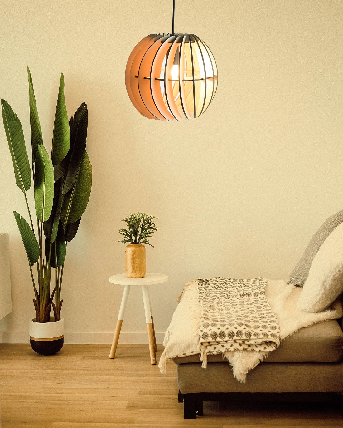 Handcrafted Wooden Ceiling Lamp – Rustic Elegant Hanging Light for Living & Dining Spaces